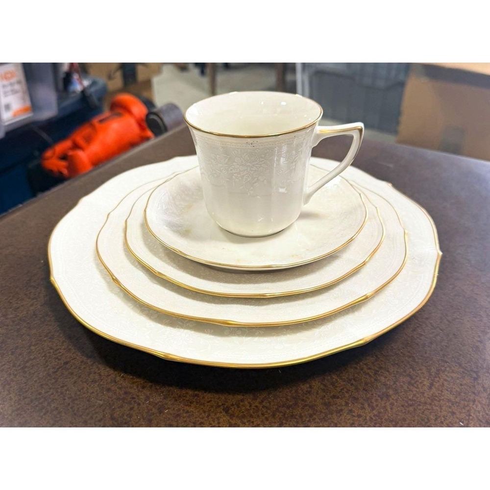 Noritake Chandon 7306 Ivory China 5-Piece Place Setting Gold Trim Japan